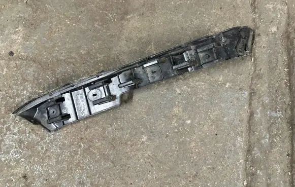 Volkswagen Golf VI Front bumper mounting bracket 1K9807393