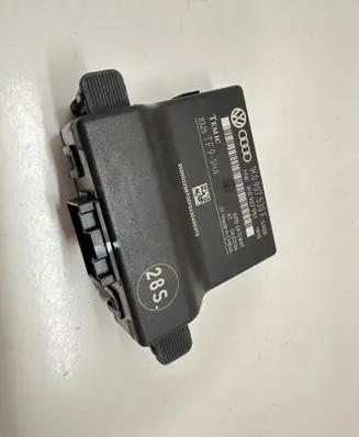 Skoda Octavia Mk2 (1Z) Gateway control module 1K0907530F 0325 1K0907951