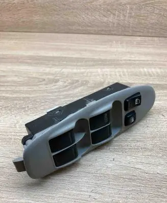 Nissan Almera Tino Electric window control switch 80961BU400 WithPlug