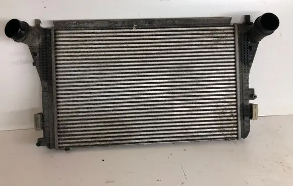 Volkswagen PASSAT B7 Intercooler radiator