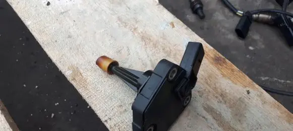 Audi Q5 SQ5 Oil level sensor 03C907660S