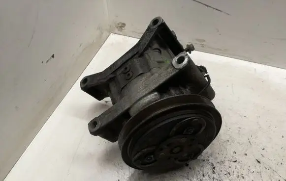 Nissan X-Trail T30 Air conditioning (A/C) compressor (pump) 2K43245010