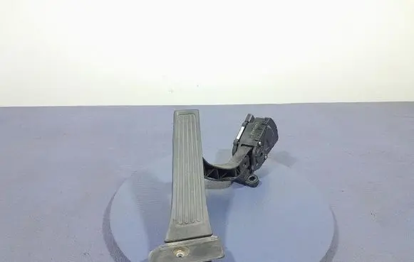 Hyundai ix35 Accelerator throttle pedal 327002S100