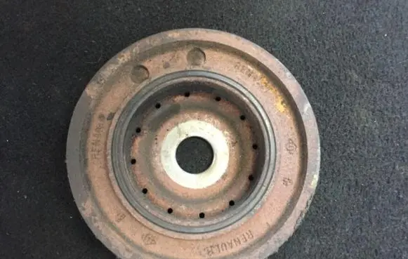 Renault Megane II Crankshaft pulley