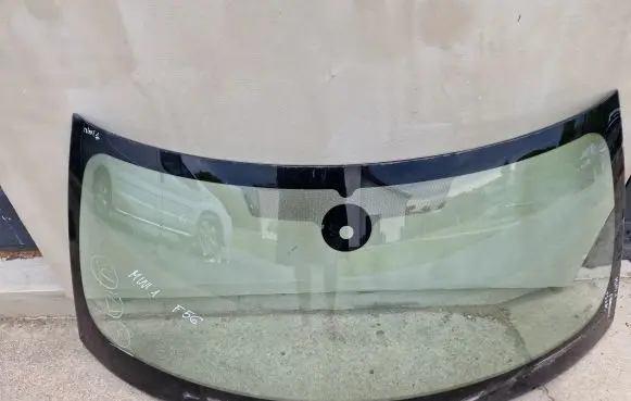Mini One - Cooper F56 F55 Front windscreen/windshield window 43R001586