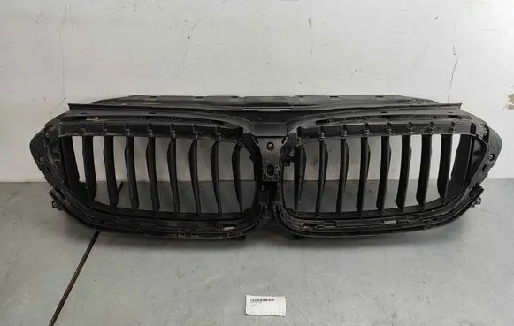 BMW 5 G30 G31 G38 Front grill 5113187156