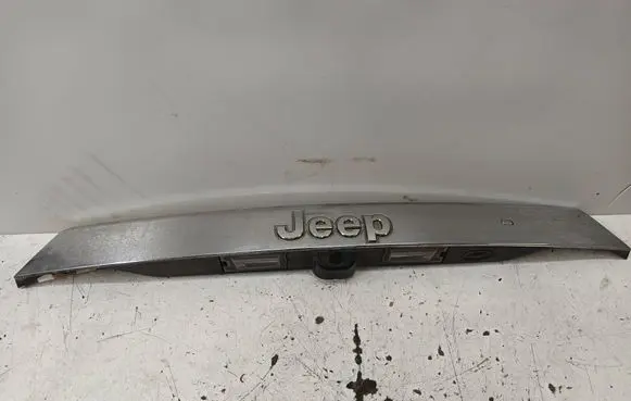 Jeep Grand Cherokee Trunk door license plate light bar 