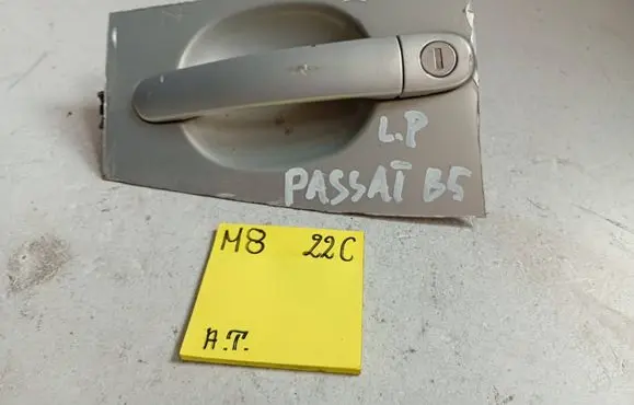 Volkswagen PASSAT B5 Front door exterior handle 265989