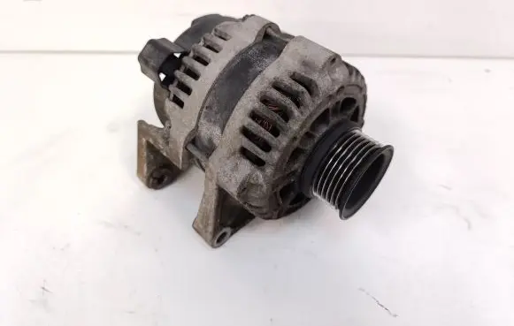 Opel Zafira C Generator/alternator 13579667