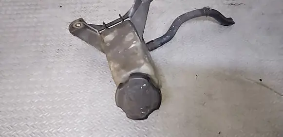 Brake fluid reservoir