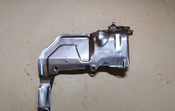 Volkswagen Golf VIII Other engine bay part 06Q129597E