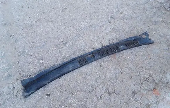 Mitsubishi Pajero Wiper trim MR416416