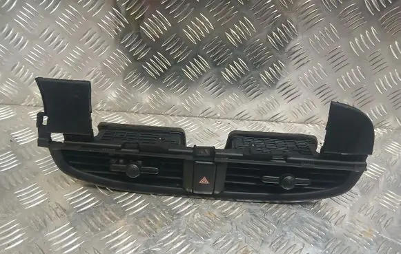 KIA Picanto Dash center air vent grill 84740G6000CA