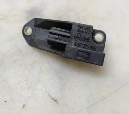 Volkswagen Sharan Airbag deployment crash/impact sensor 5WK42895 6Q0909606