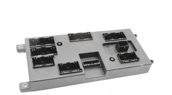 Land Rover Defender Central body control module R8E214F041AB