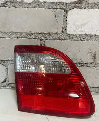 Mercedes-Benz E W211 Tailgate rear/tail lights A2118201364