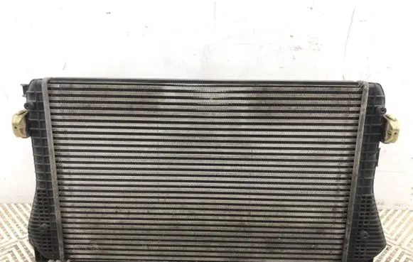 Volkswagen PASSAT B7 Intercooler radiator 3C0145805AN