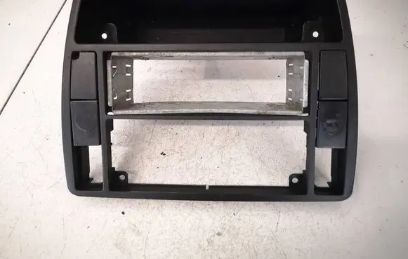 Volkswagen PASSAT B5 Center console 3B0858069