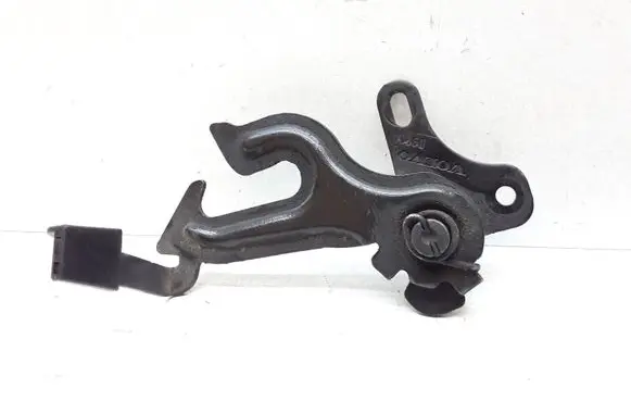Volvo V70 Engine bonnet (hood) release handle