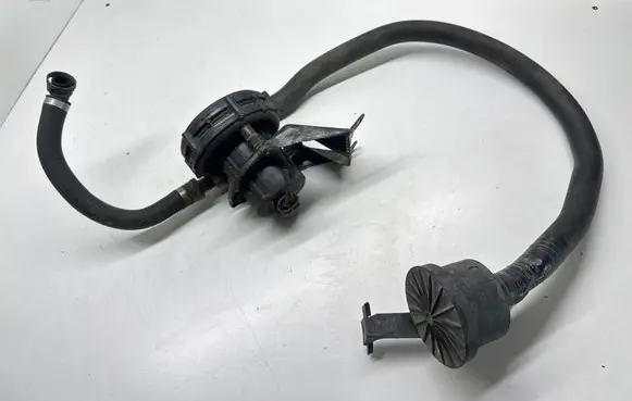 BMW 3 E46 Secondary air pump 1715347 1715295