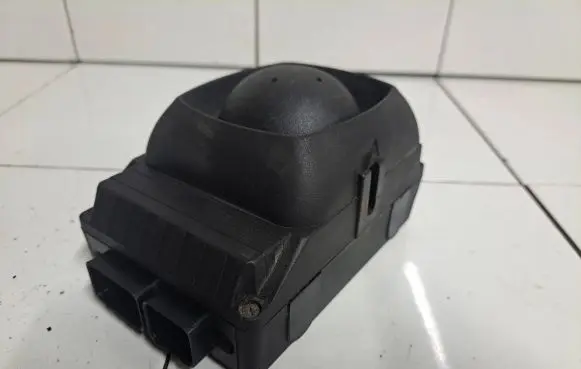 BMW 5 E34 Horn signal 46472390