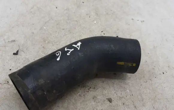 Toyota Corolla Verso AR10 Intercooler hose/pipe NOOCDE