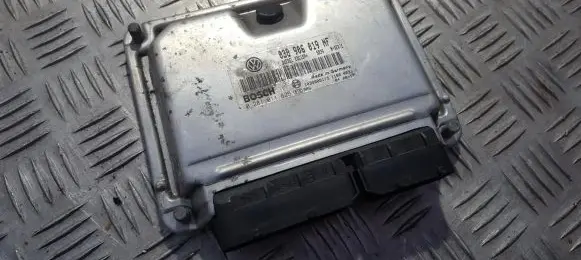 Skoda Fabia Mk1 (6Y) Engine control unit/module 0281011825