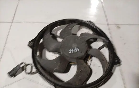 Peugeot 307 Radiator cooling fan shroud 