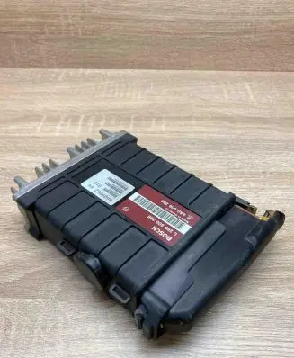 Audi 80 90 S2 B4 Engine control unit/module ECU 4A0906264 0280800398 WithPlug