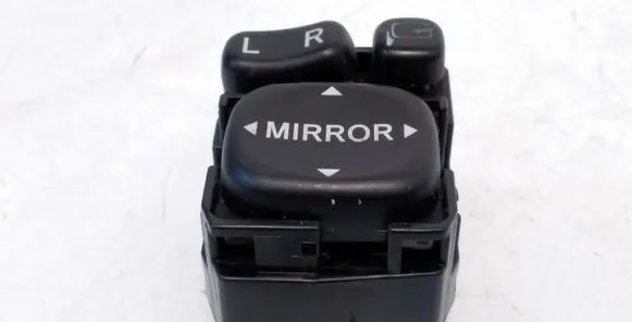 Toyota Avensis T250 Wing mirror switch 183575