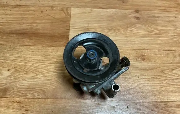 Hyundai Coupe Power steering pump