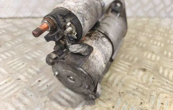 Opel Zafira B Starter motor 55556092