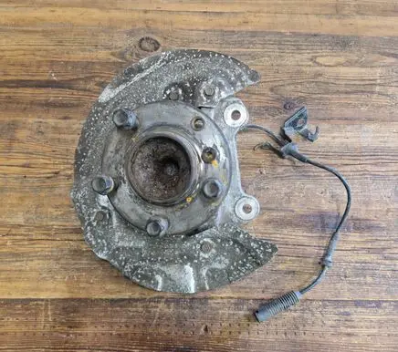 BMW 3 E90 E91 Front wheel hub spindle knuckle 31216793923 6793923 31216764443