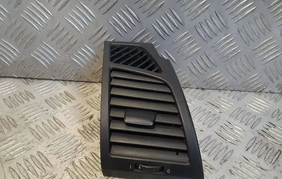 BMW 1 E81 E87 Dashboard side air vent grill/cover trim 7059188