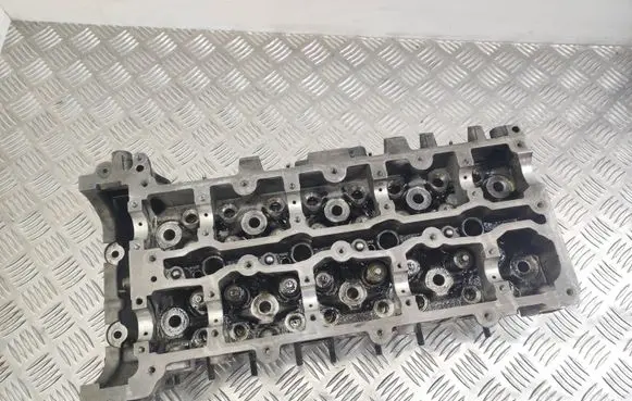 Mercedes-Benz C W204 Engine head R6510180201 0247ML70C