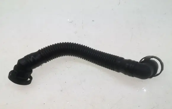 Volkswagen Golf VI Breather hose/pipe 03L103493G