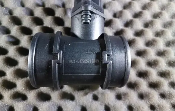 Opel Insignia A Mass air flow meter 434720521