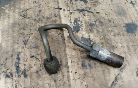 Nissan Almera Tino Fuel line pipe