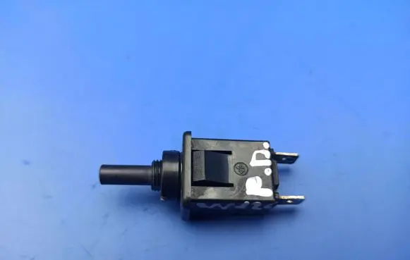 Mercedes-Benz S W126 Front door sensor 0008213152