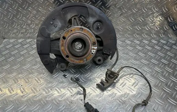 Citroen C4 II Picasso Front wheel hub