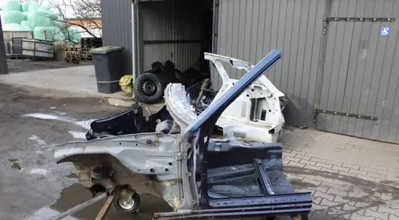 Mercedes-Benz E W124 Front piece kit 5782801