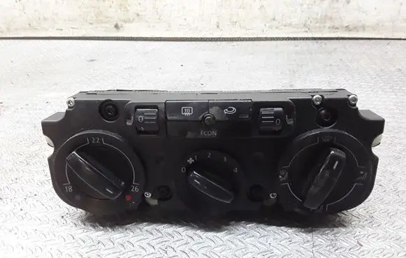 Volkswagen Touran I Climate control unit