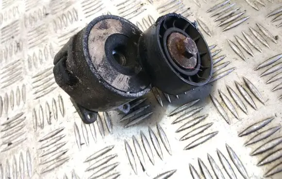 Opel Vectra C Generator/alternator belt tensioner 55190813