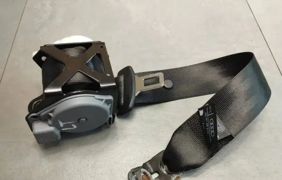 Audi A1 Rear seatbelt 8X0857805D