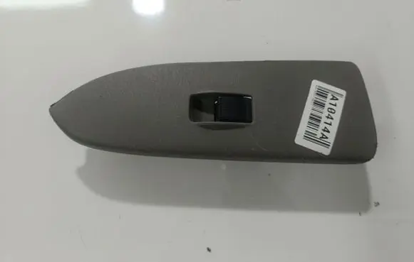 Mazda Premacy Electric window control switch 3582T9D