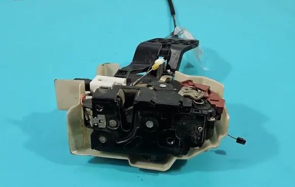 Porsche Cayenne (9PA) Front door lock 7L0837090 IMPRK1580569