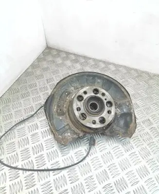 Mercedes-Benz C W204 Rear wheel hub