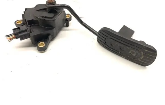 Nissan Micra Accelerator throttle pedal 18002AX700