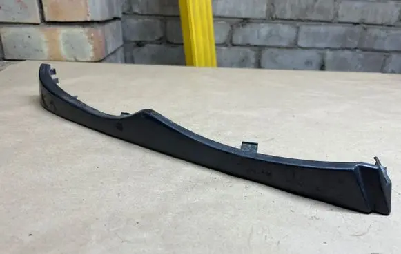 BMW 3 E46 Under headlight/headlamp trim 11460913 7030554