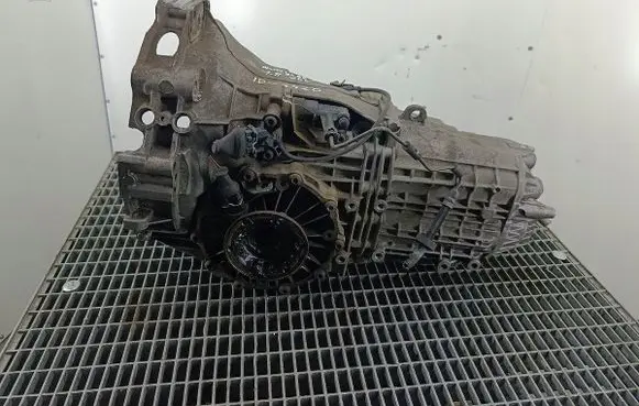 Audi A4 S4 B5 8D Manual 5 speed gearbox DWA